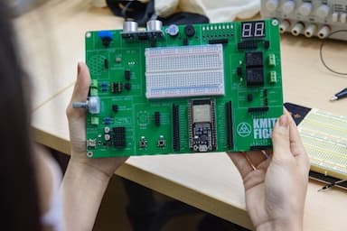 ชุดปฏิบัติการสอนเรื่องการประยุกต์ใช้ IOT